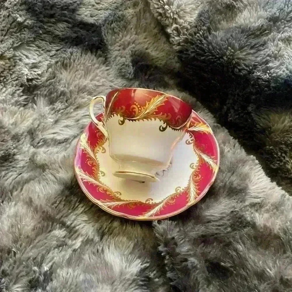 Red Paragon Tea  Cup And Saucer, Maroon red with flowers - Picture 3 of 12